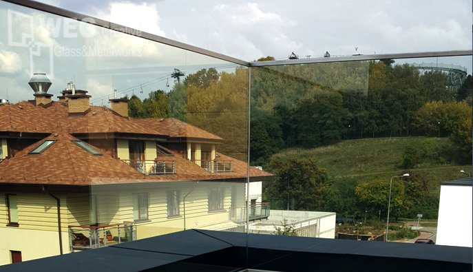 balustrada zewnetrzna szklana z pochwytem na szkło.jpg